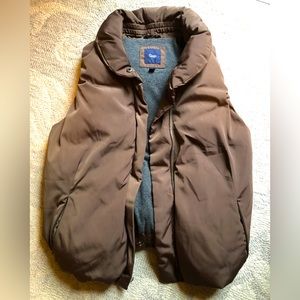 Gap puffer vest